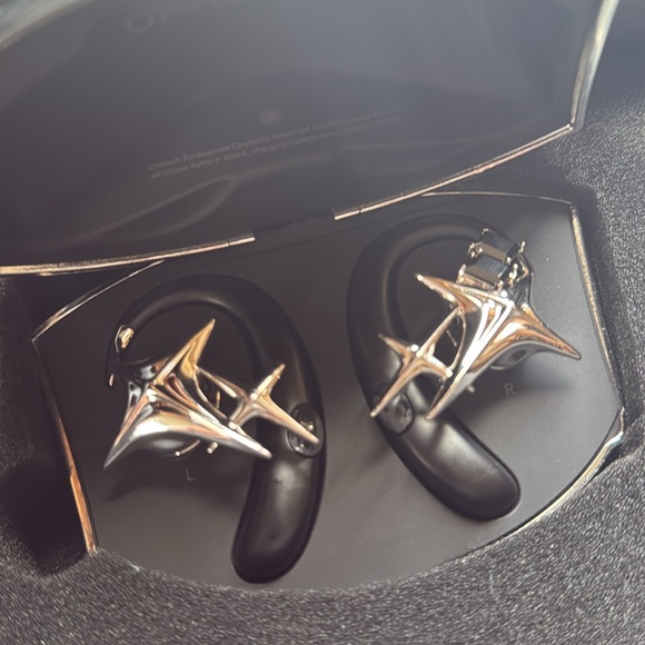 Of hunger wearable stereo Bluetooth earphone NEW limited edition - Picture 2 of 11